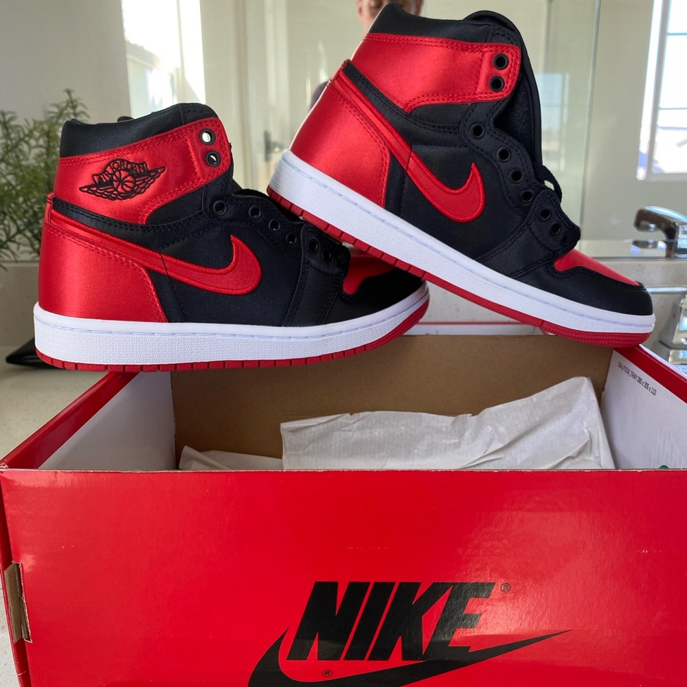 BNIB, SATIN Air Jordan 1 Highs “BREDS”